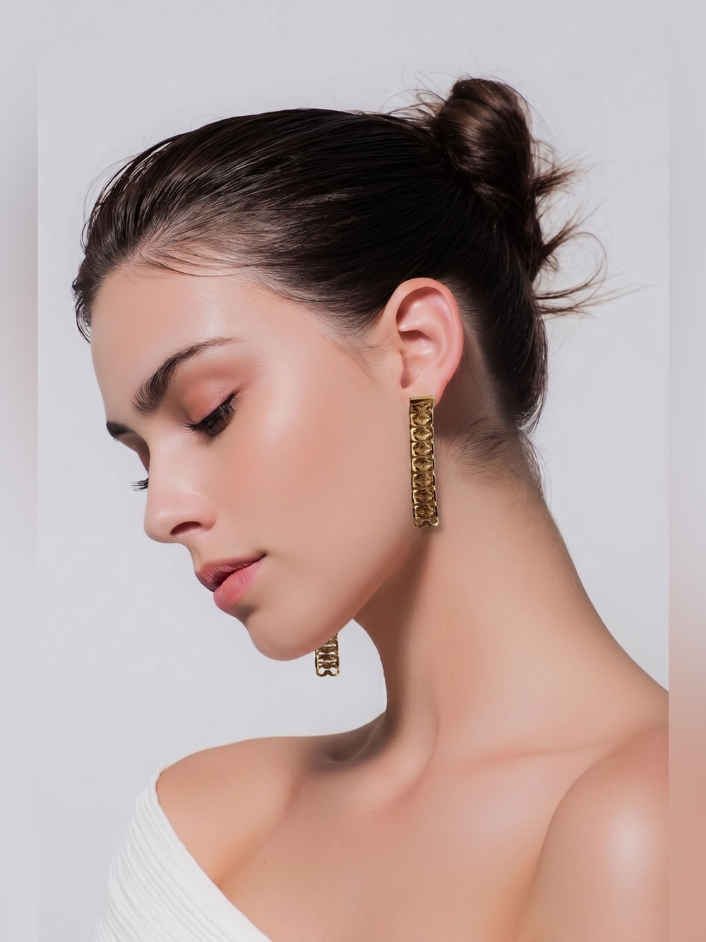 MONET Earrings Gold Tone Interlocking Chain Links Drop 1." Dangle Articulating